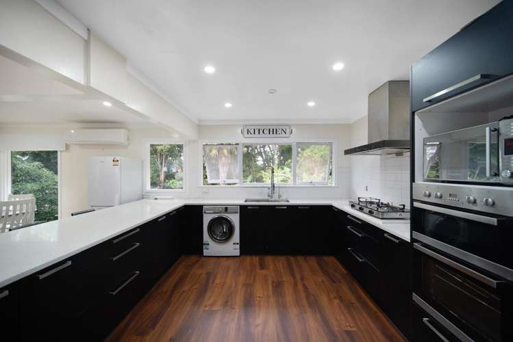 90 Lawrence Crescent_5