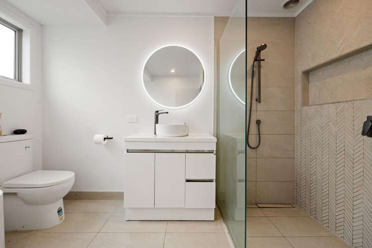 31 Sunnyhills Avenue Glenview_11