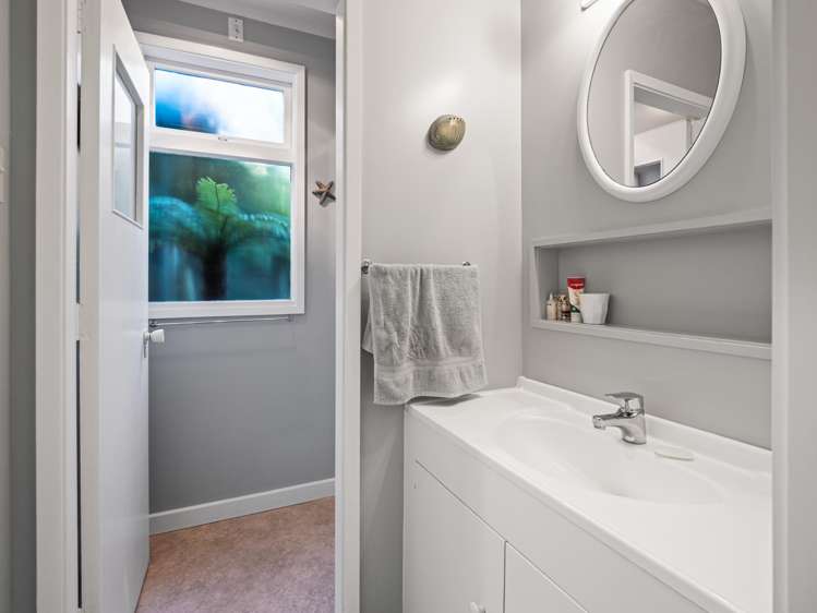 87 Soleares Avenue Mount Pleasant_25