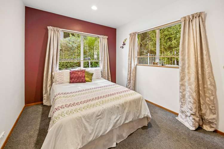 25 Woodfern Crescent Titirangi_19