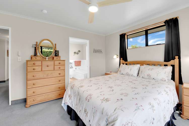 55 Aldinga Avenue Stoke_9