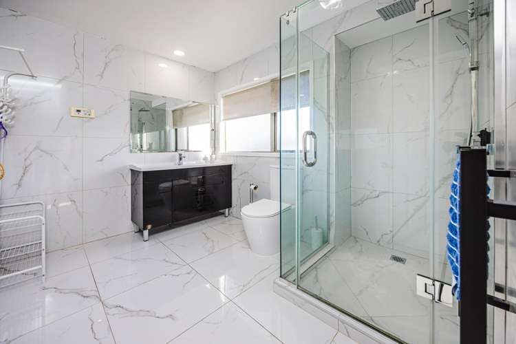 87 Middlefield Drive Flat Bush_14