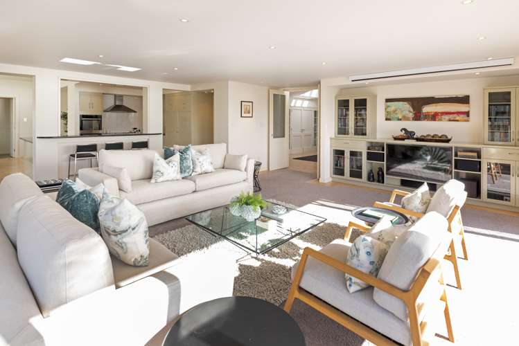 70 Bramley Drive Farm Cove_13