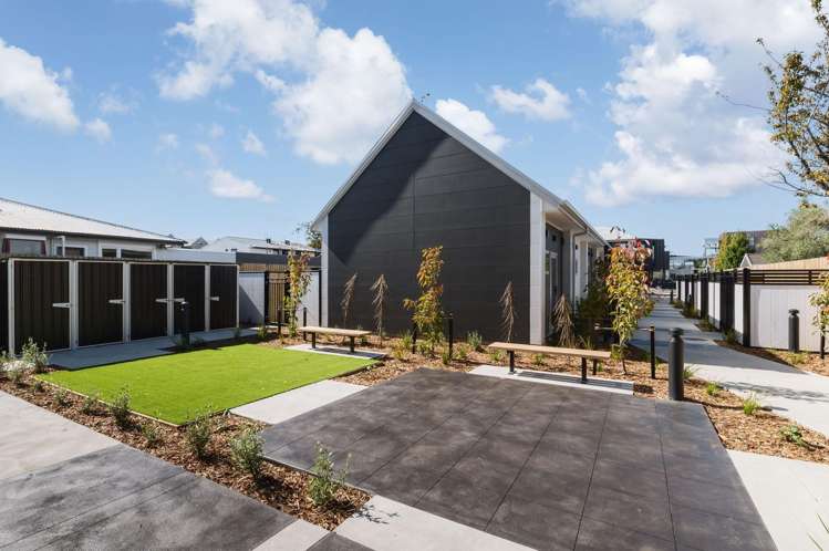  6/19 Winchester Street Merivale_13