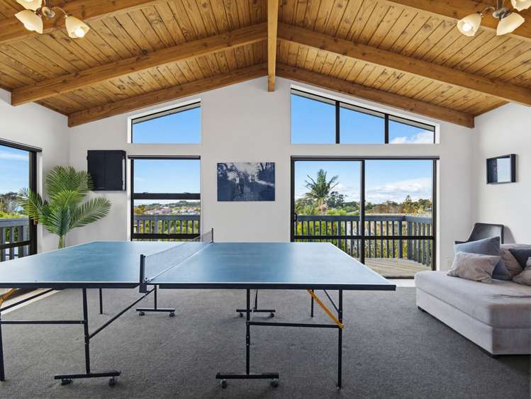 57 John Dee Crescent Red Beach_9