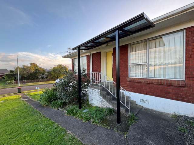 1/6 Hedge Row Sunnyhills_1