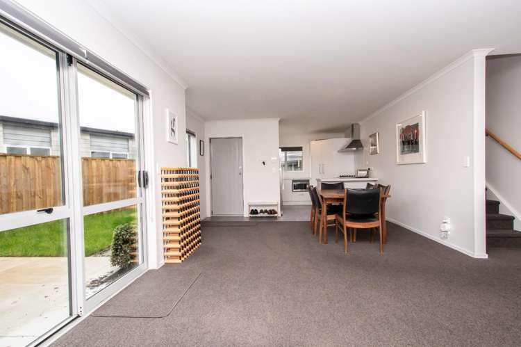 1313A Victoria Street 3283_5