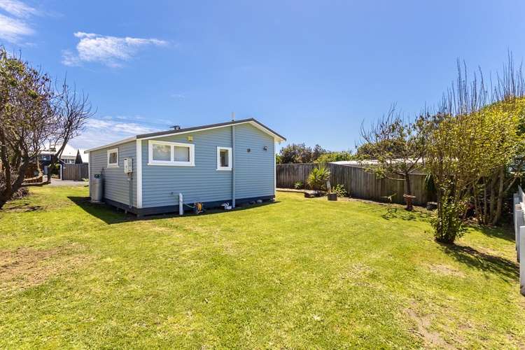 6 Kapiti Lane Otaki Beach_19