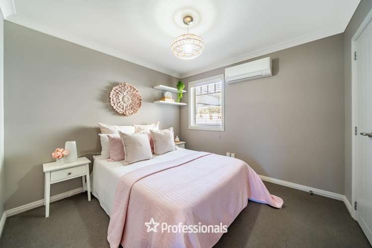 14 Ronald Scott Grove Riverstone Terraces_16