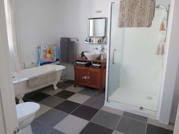 19 Owens Road Devonport_11