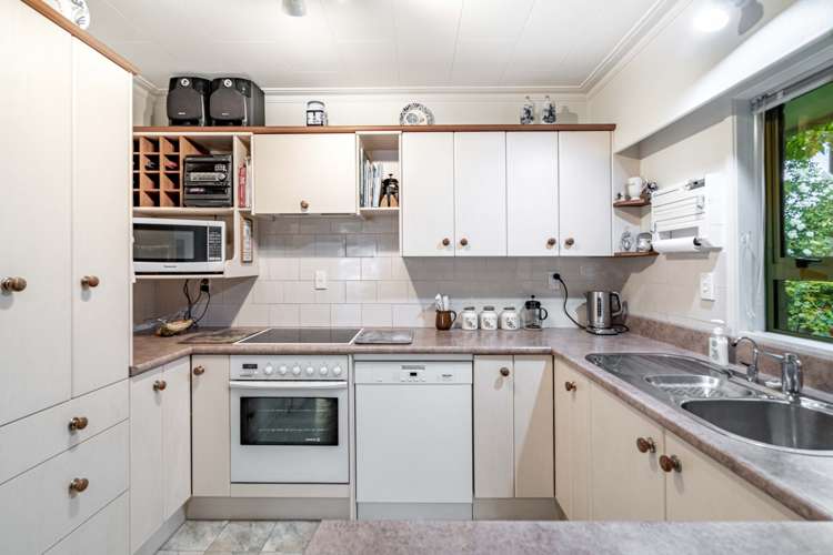 259 Queens Drive Windsor_5