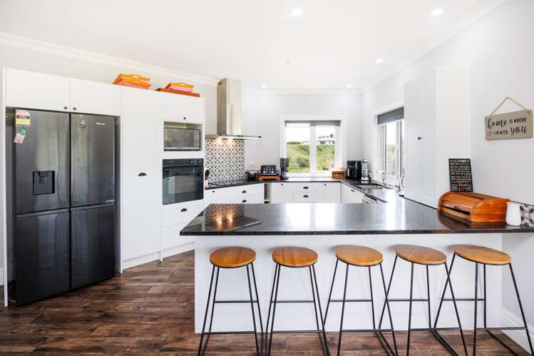 52 Highland View Drive Tokomaru_16