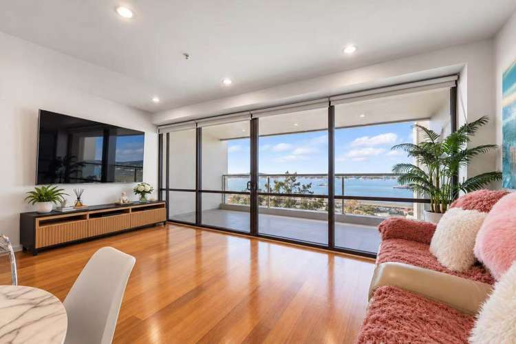 1208/18 Beach Road City Centre_3