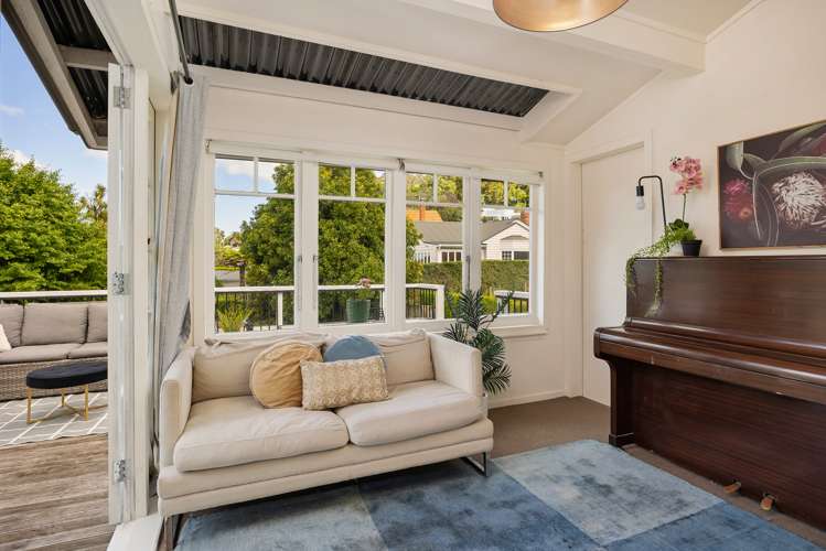 4 Summit Drive Mount Albert_17