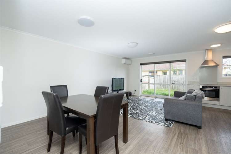 47 Chiefs Court Hamilton East_5