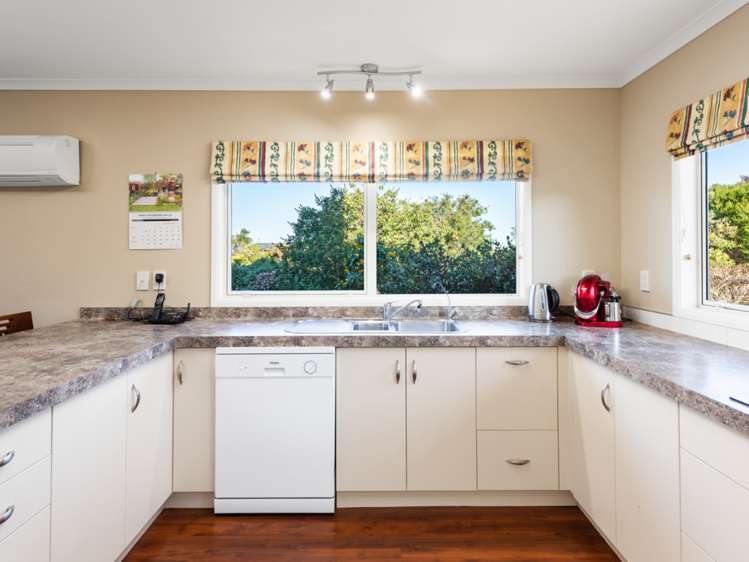 5 Shoreline Place Rarangi_6