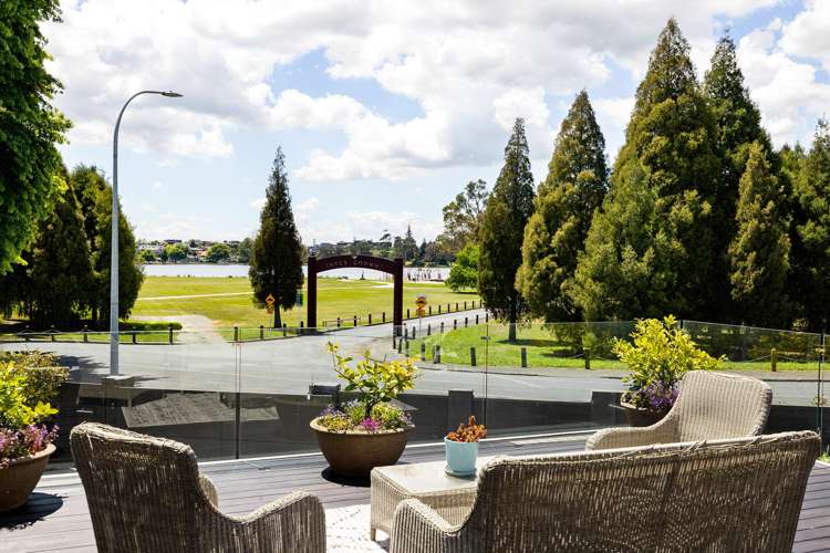 163 Lake Crescent Hamilton Lake_1