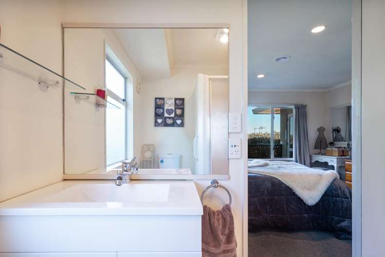 10 Astelia Way Waipahihi_8