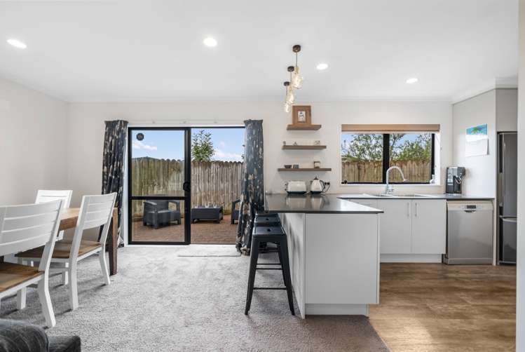 35b Coral Crescent Panmure_5