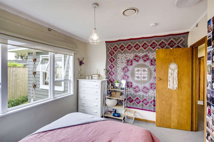 4 Holyrood Street Taradale_16