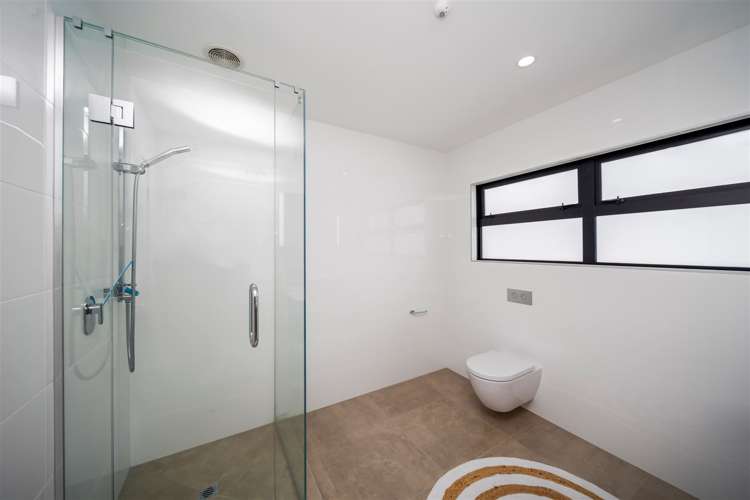 2/86 Hurlstone Drive Taranaki_13
