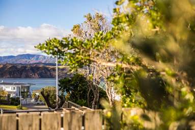 18A Bowes Crescent_3