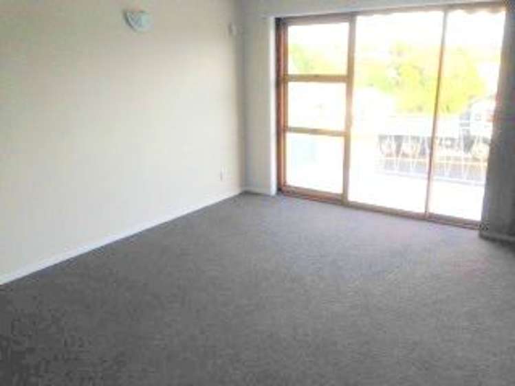 2/33 Church Crescent Panmure_1