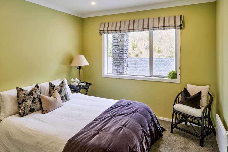 2 Hauroko Glen Aotea_11