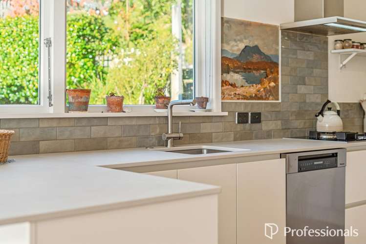 31 Walter Road Lowry Bay, Eastbourne_9