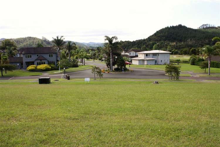 1 Sanctuary Cove Pauanui_0