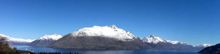 2/10 Manchester Place Queenstown_15