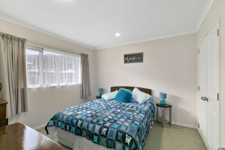 1 Woodland Grove Wainuiomata_11