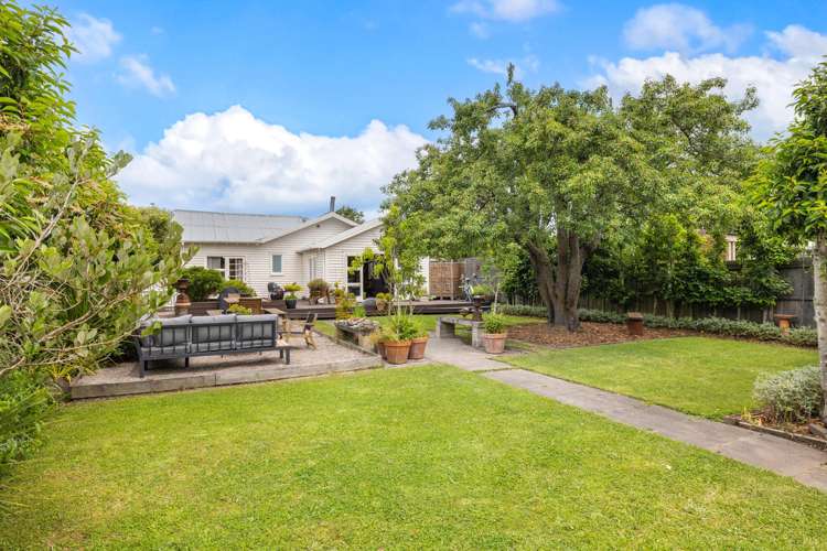 29 Frankleigh Street Somerfield_13