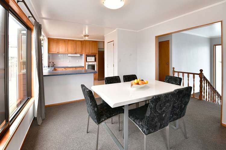 3 Higham Ferrers Place Red Beach_13