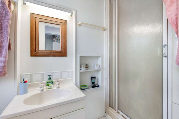 35 Vipond Road Stanmore Bay_18