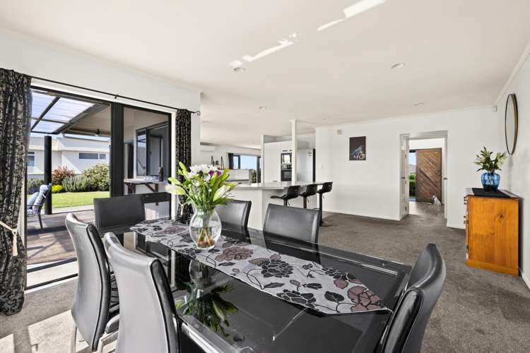 84 Churchill Drive Taradale_9