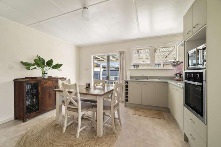 2 Tapsell Road Fairy Springs_8