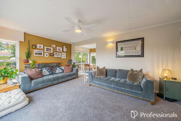 37 Petrie Street Wainuiomata_11