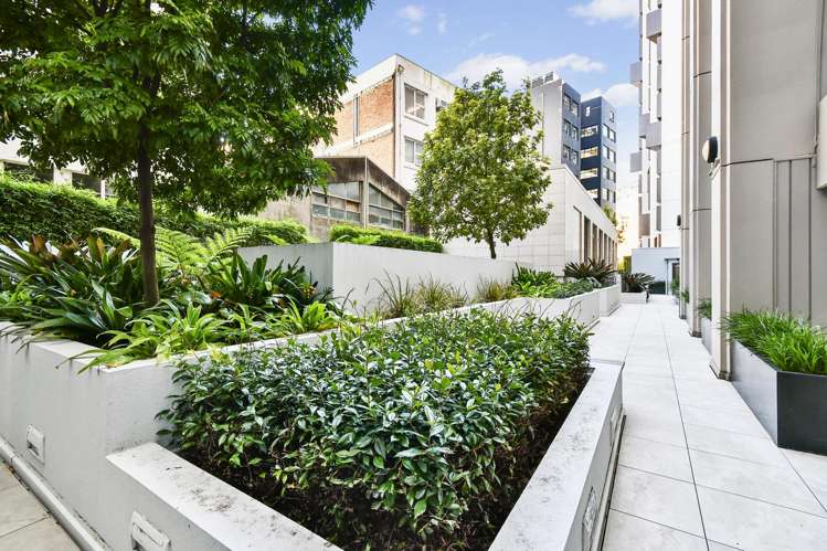 1019/41 Beach Road Auckland Central_11