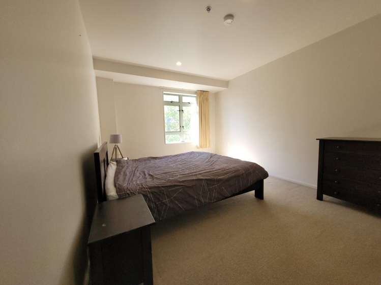 8 Howe Street 1664_5