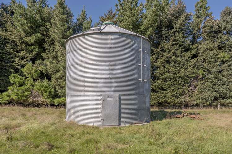 1735 Wards Road Greendale_13