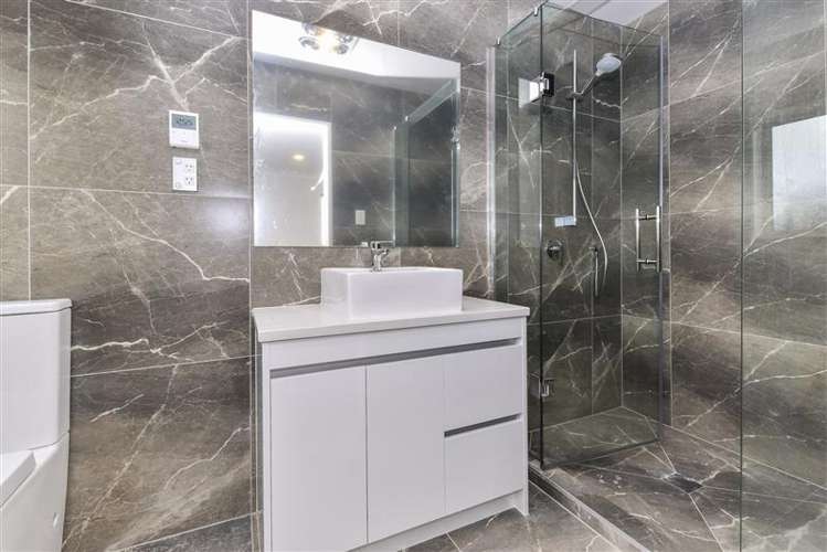 6 Gospel Heights Flat Bush_16