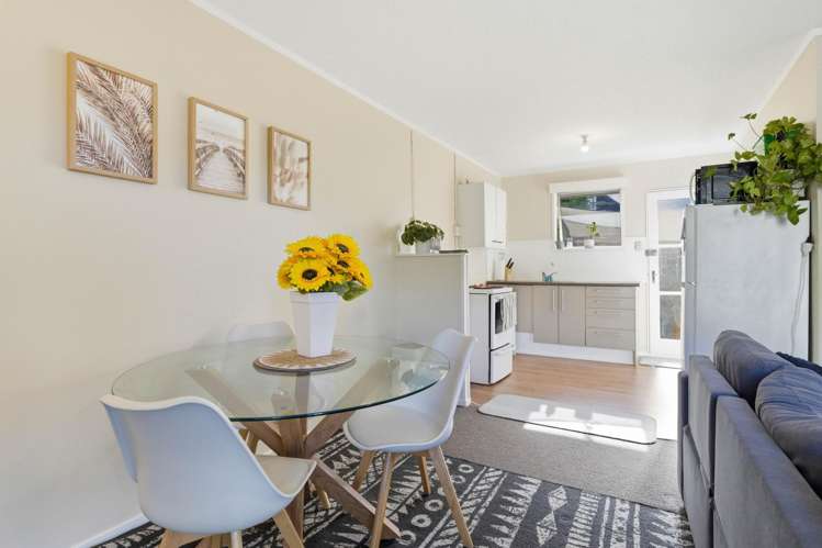 2/15 Phoenix Place Papatoetoe_5