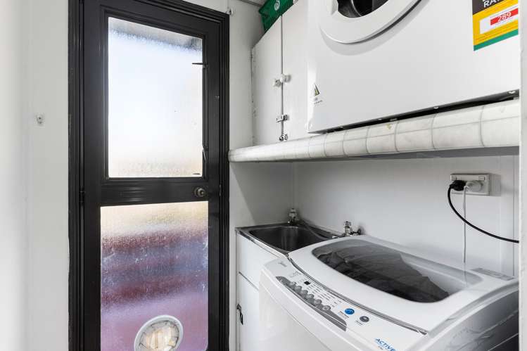 211 Glengarry Road Glen Eden_12