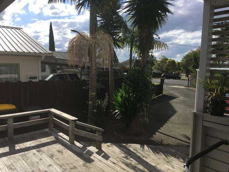 8 Holman Road Te Atatu Peninsula_14