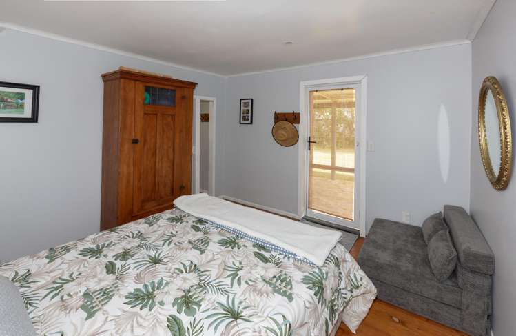 5 Bayly Street Baylys Beach_9
