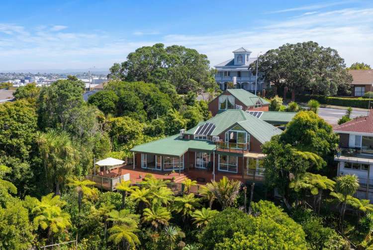 402 Hillsborough Road_2