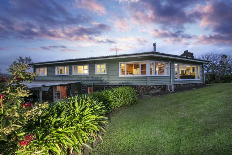 202 Scenic Drive Titirangi_0