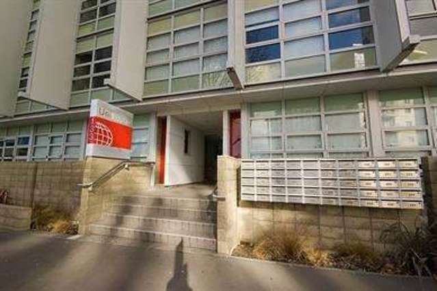 707/133 Beach Road Auckland Central_1