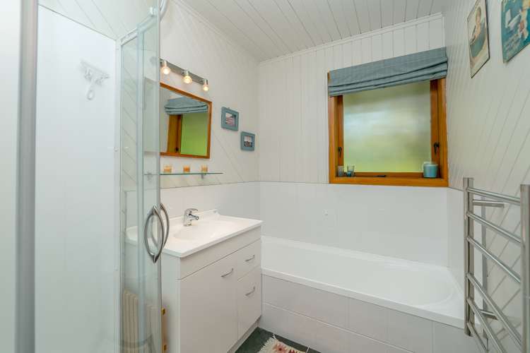 2 Titoki Grove Featherston_12